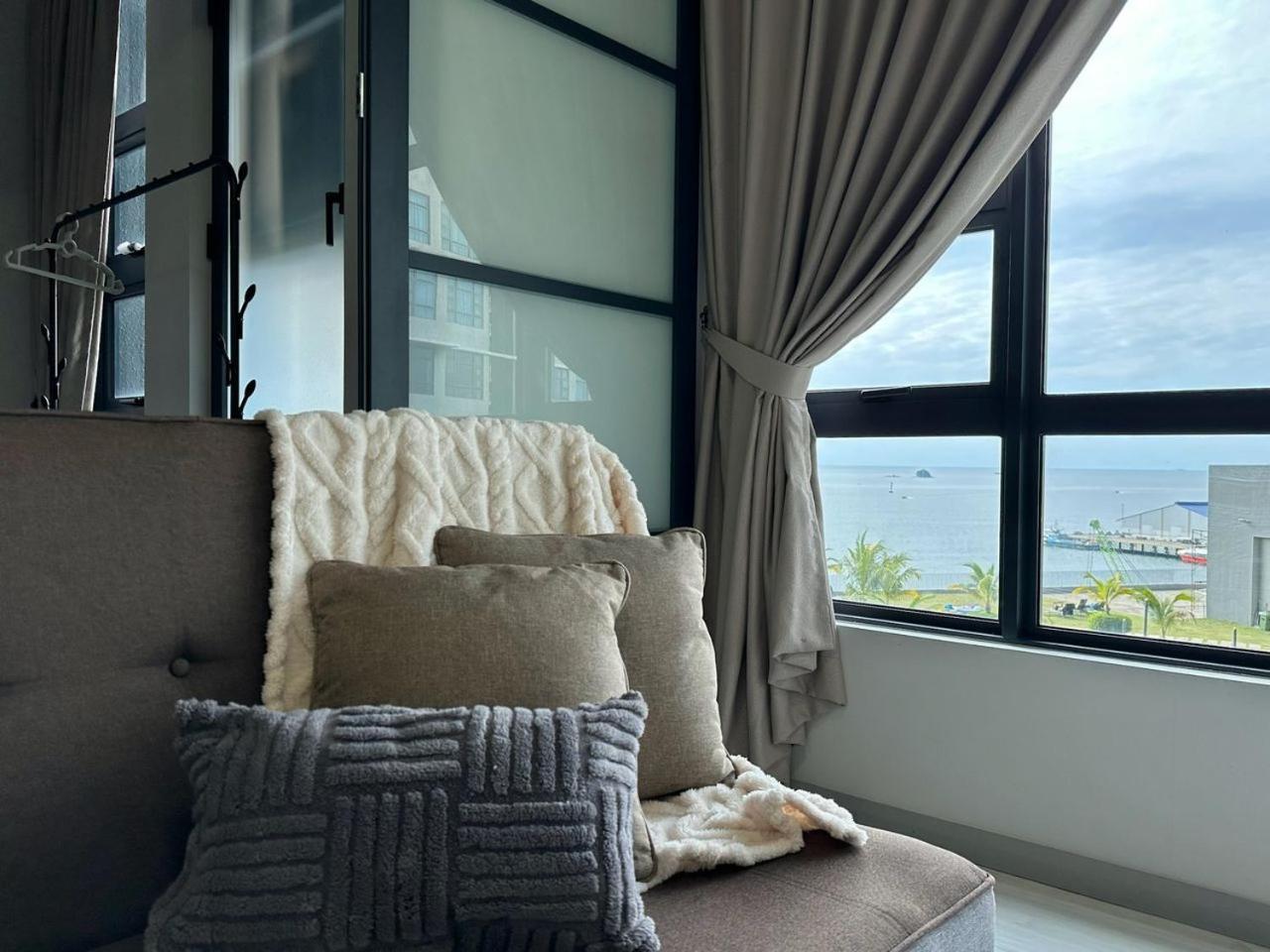 Jesselton Quay Sea & Pool View For 6 Pax Apartment โกตาคินาบาลู ภายนอก รูปภาพ