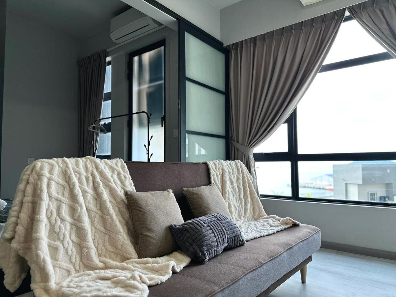 Jesselton Quay Sea & Pool View For 6 Pax Apartment โกตาคินาบาลู ภายนอก รูปภาพ